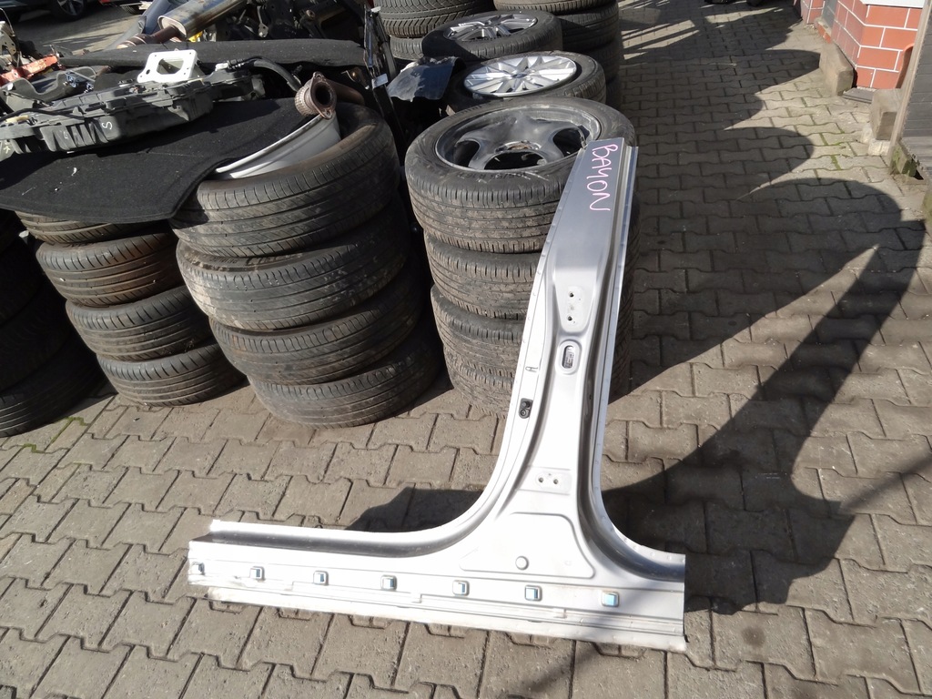 фото №1, Hyundai bayon 2022 блок двигуна поріг лівий оригінал