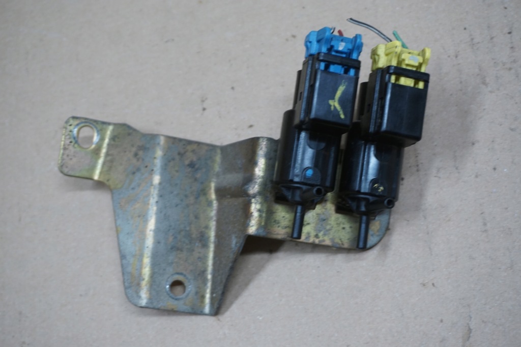 фото №1, Mazda b2500 ford ranger клапан датчик вакууму 2,5 td 2001r