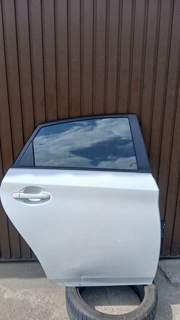 фото №1, Toyota prius 3 09-15 дверь задние правое перламутр