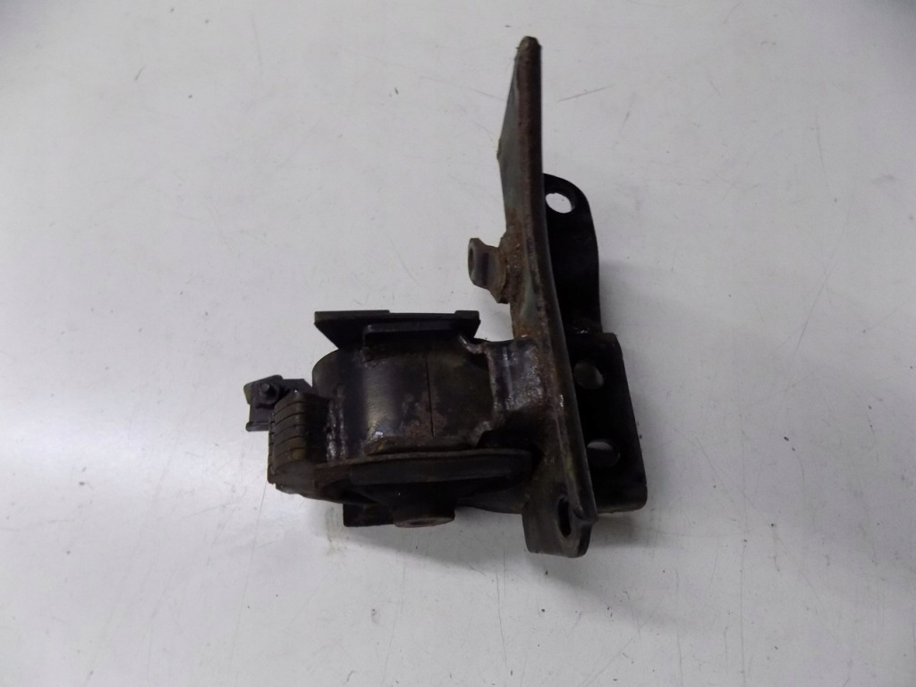 фото №2, Corolla verso ii 2.2 d4d кронштейн подушка двигателя