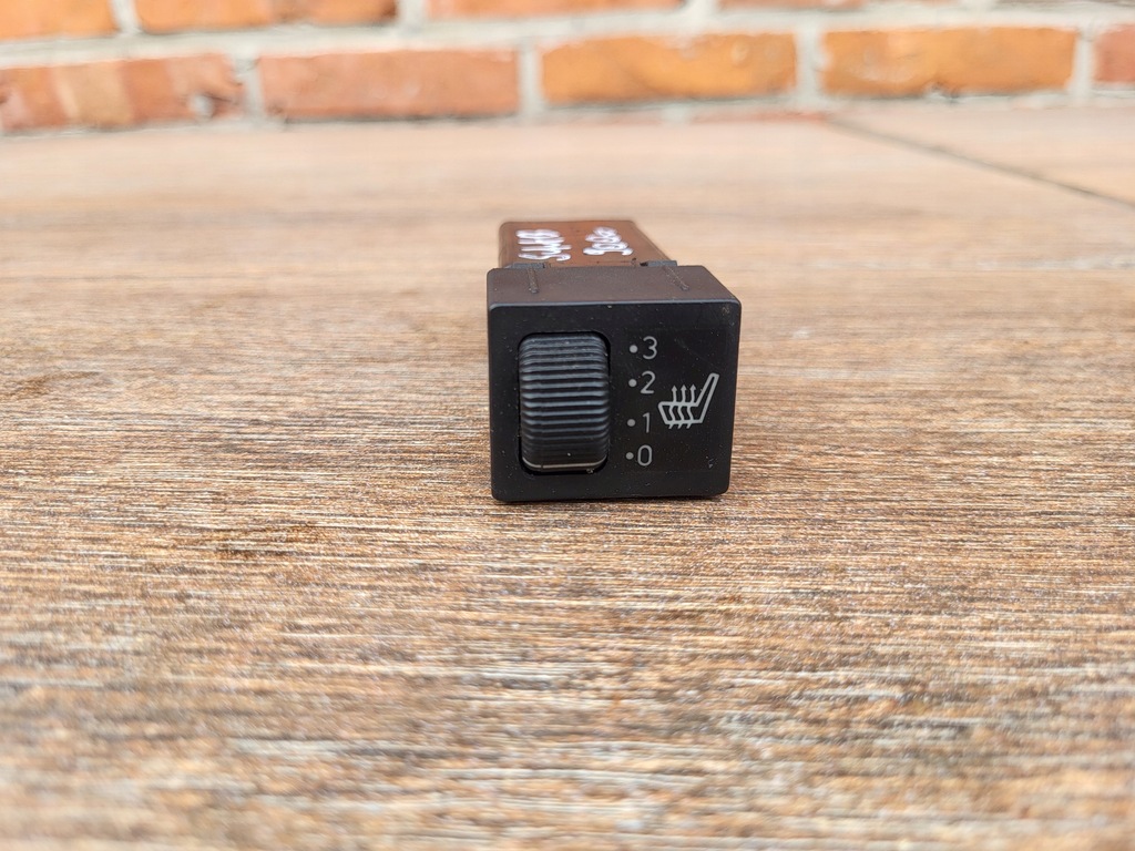 фото №12, Saab 9000 переключатель подогрев сиденье 9518820