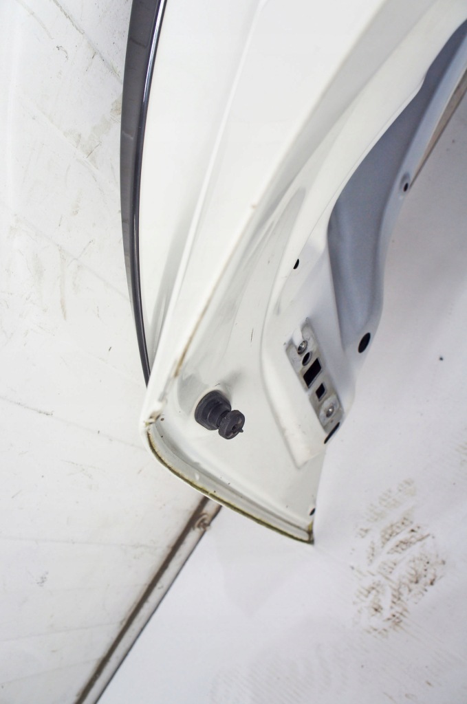 Ut246 mercedes cla c117 w117 ^ крышка багажника багажника arctic white 650 sedan с Разборки