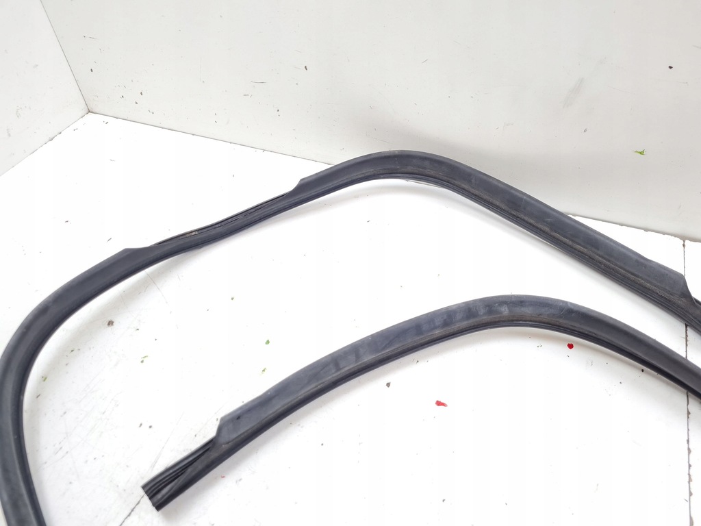 фото №6, 2002 maserati coupe прокладка крышки багажника