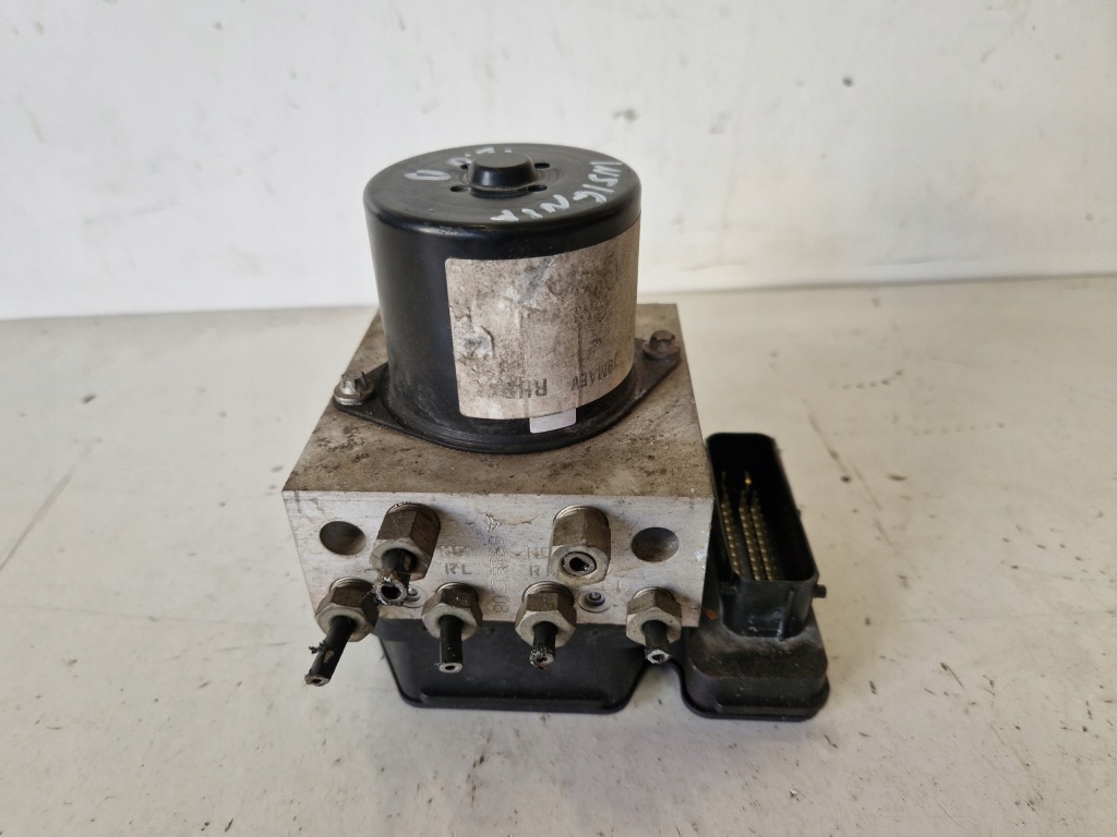 Купити Насос abs opel insignia a 2008-2017 2.0 cdti 13313805