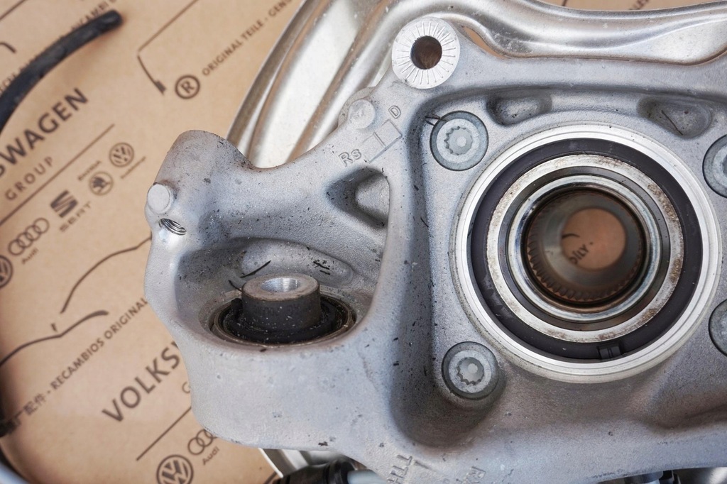 фото №7, Поворотний кулак задня права audi a6 c8 4k 2.0tfsi 4k0505432c