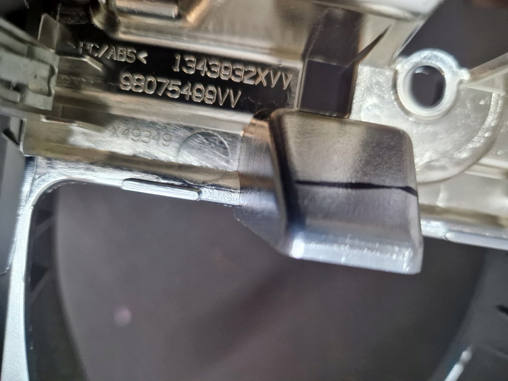 фото №2, Peugeot 308 t9 рамка радио хром 98075499xw