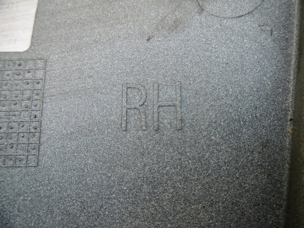 Накладка захист лампи фара права scania r 1431923 Доставка