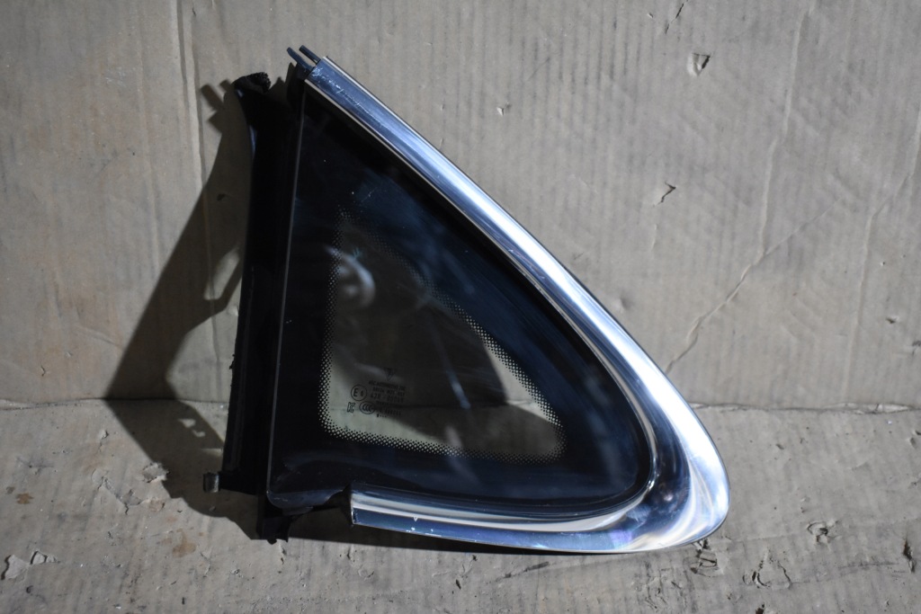 фото №1, Idealna скло кузовна задня ліва porsche taycan 1