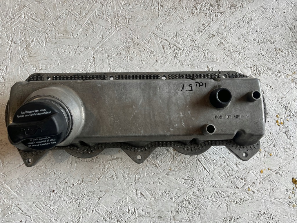 фото №1, Кришка клапанів audi a4 b6 1.9tdi 038103469e