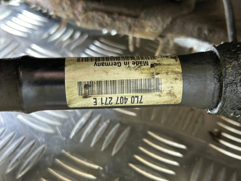 Ступица колеса передний приводной вал правая audi q7 4l 2008 7l0407258a с Разборки