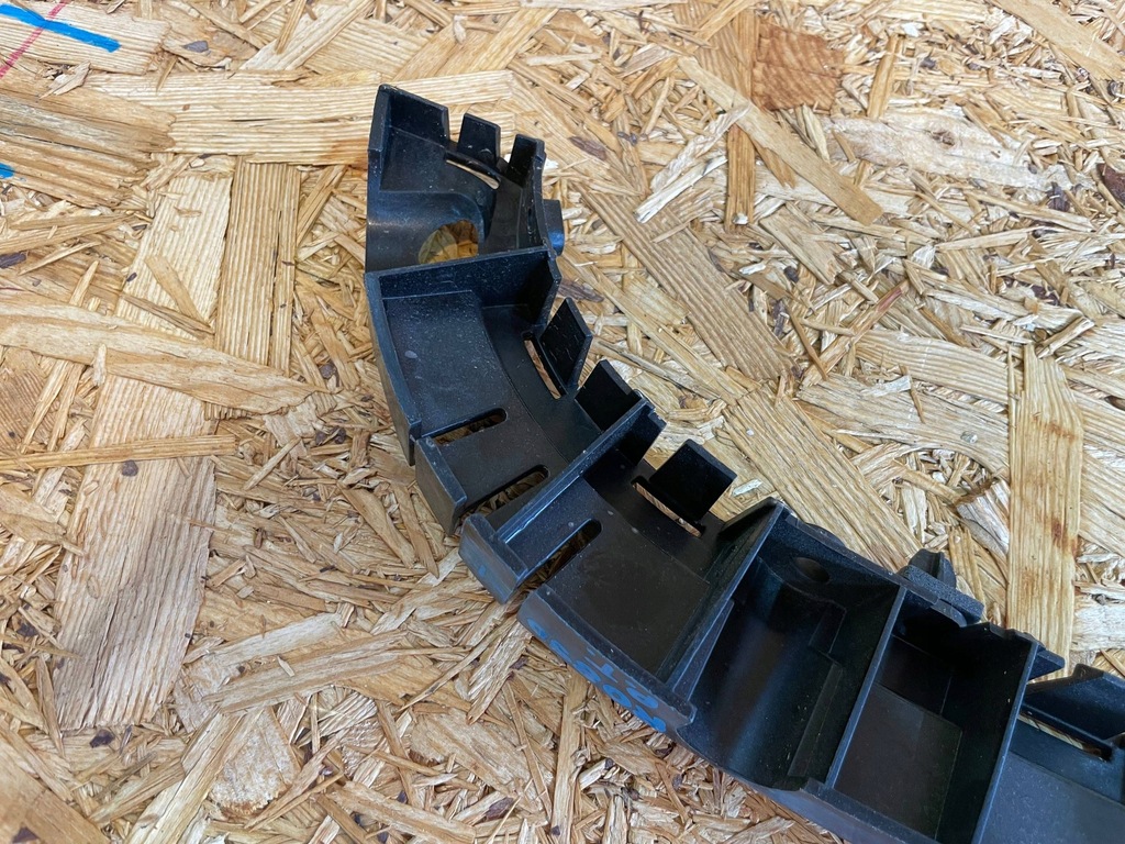 фото №8, Volvo v70 v-70 iii 3 07-16 направляющая кронштейн кронштейн бампера правый задняя задний