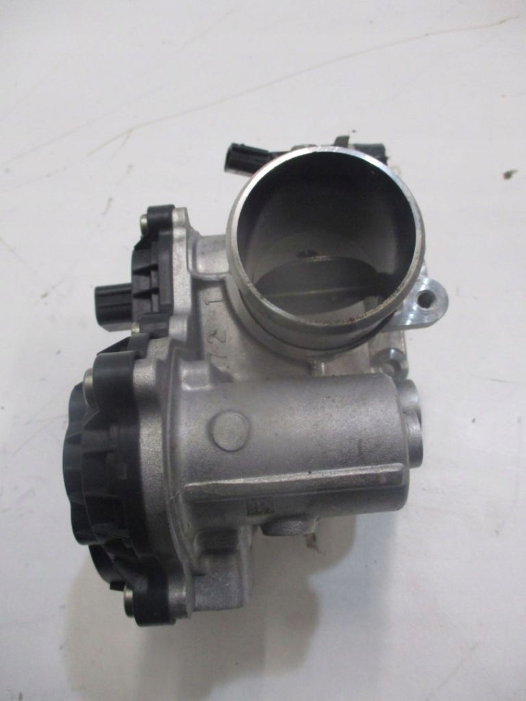 фото №1, Дроссельная заслонка hyundai tucson 1,6crdi 28462-2u000