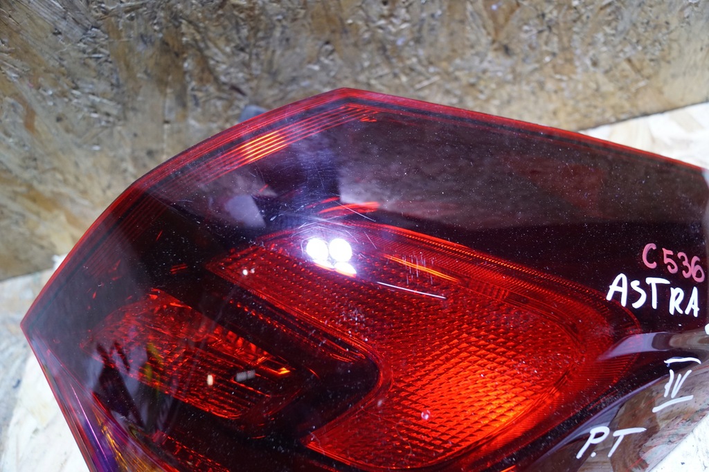 фото №6, Opel astra j hb лампа права задня