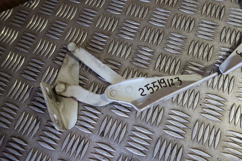 фото №4, Петля капот правий лівий iveco daily комплект