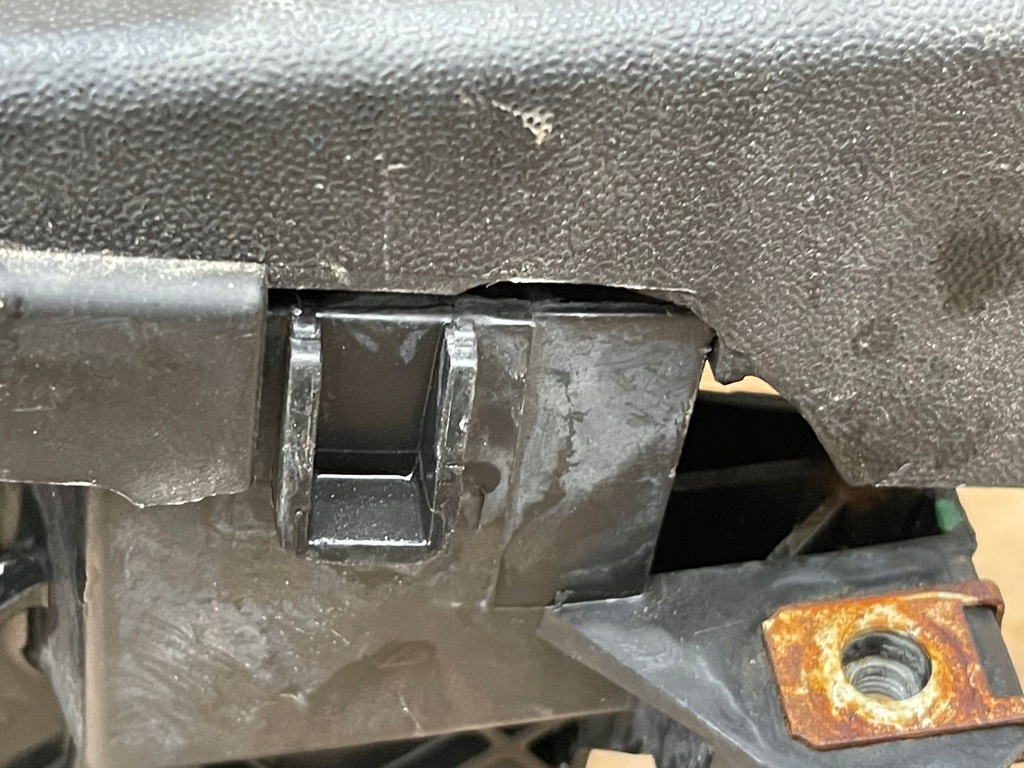 фото №4, Основание аккумулятор renault megane iii 1.5 dci