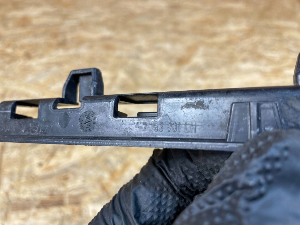 Кронштейн  кронштейн порог перед левое bmw 7 f01 f02 7183901 Оригинал