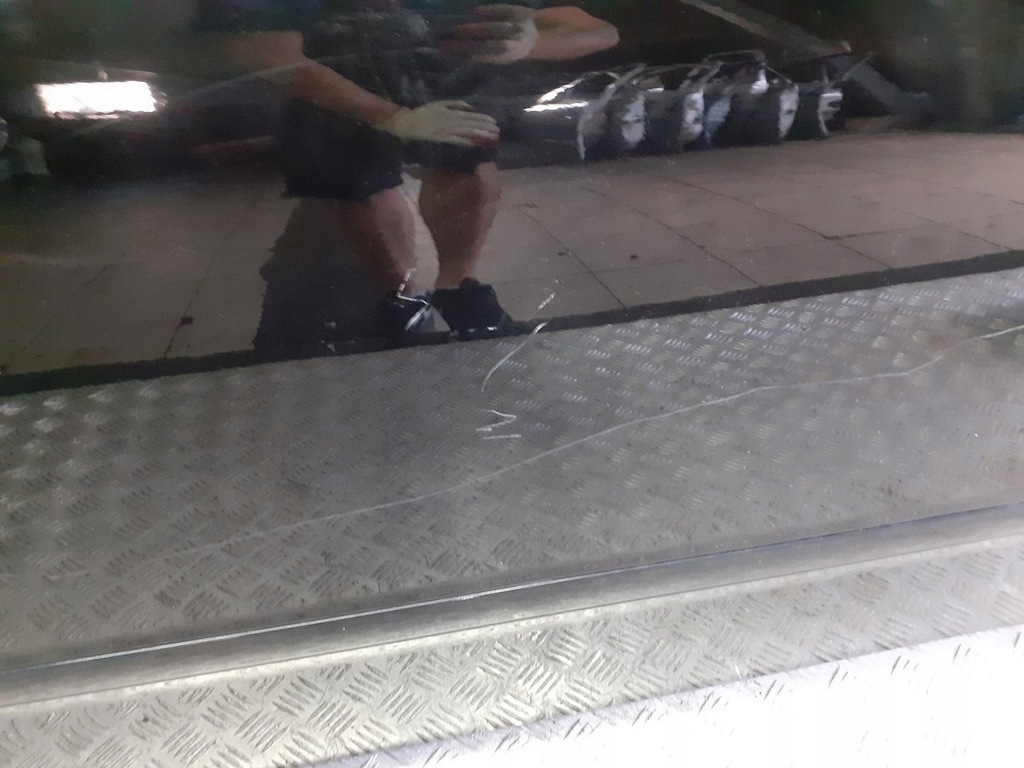 фото №5, Дверь правый перед toyota avensis verso