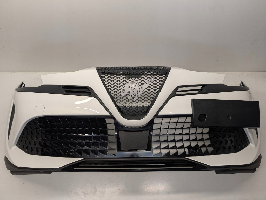 Бампер перед alfa romeo junior 2024- Киев
