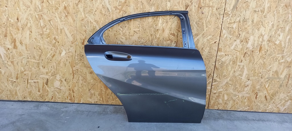 фото №1, A klasa w176 правое задняя задние дверь