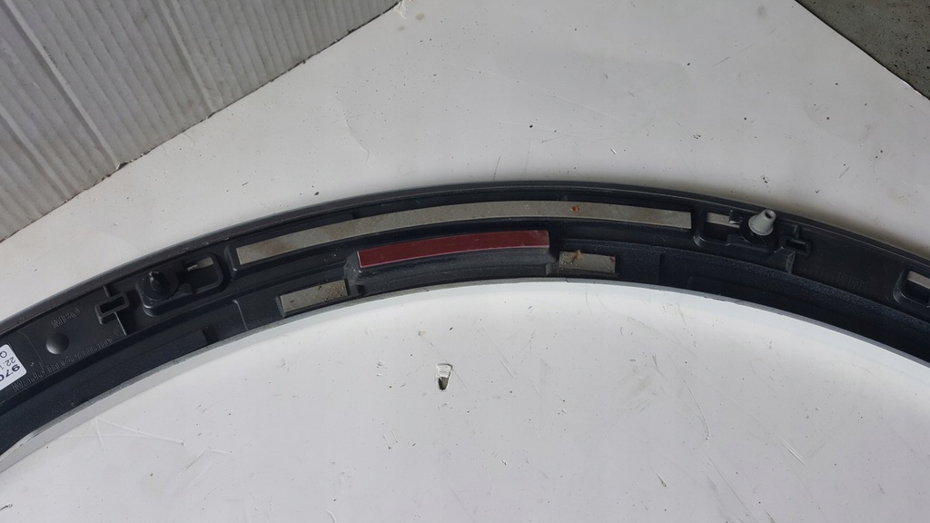 фото №11, Молдинг крила передній права сторона audi e-tron 4ke853718f демонтаж