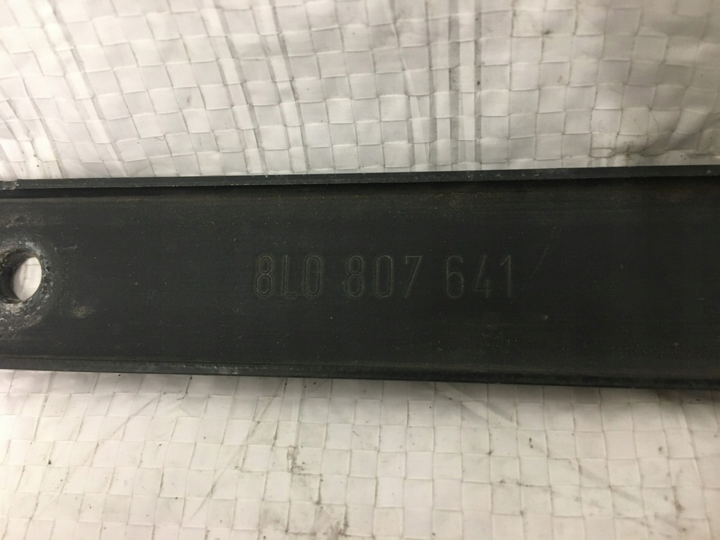 фото №15, Audi a3 8l напрямна кронштейн бампера 8l0807641