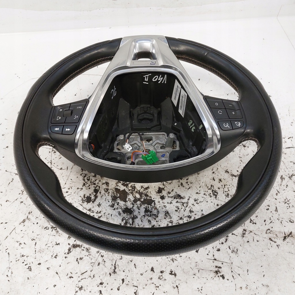 фото №9, Volvo v40 ii r-design 2014 воздуховод кожаный круиз-контроль