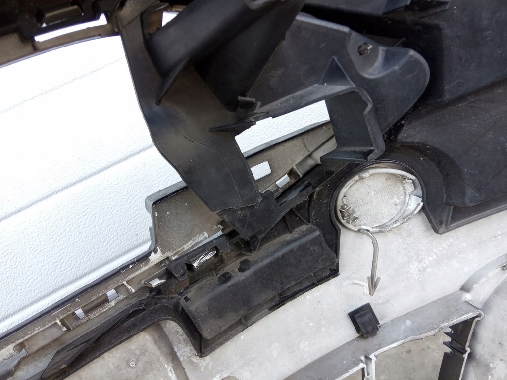 фото №10, Ford c-max mk2 lift 2015-19r.- бампер перед