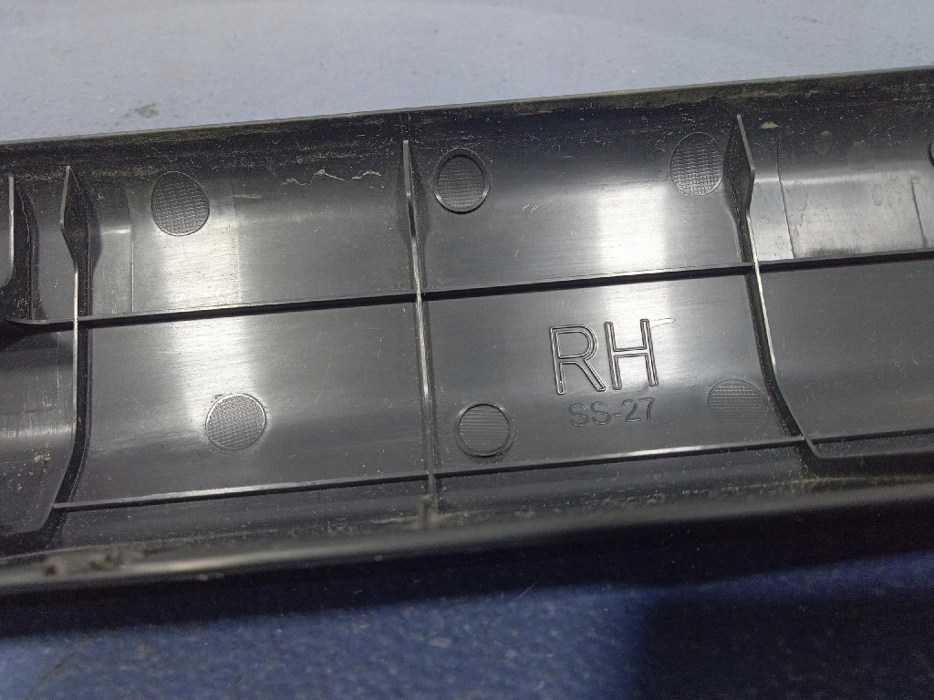 фото №5, Toyota camry viii xv70 защита молдинг порог правая 67913-33170