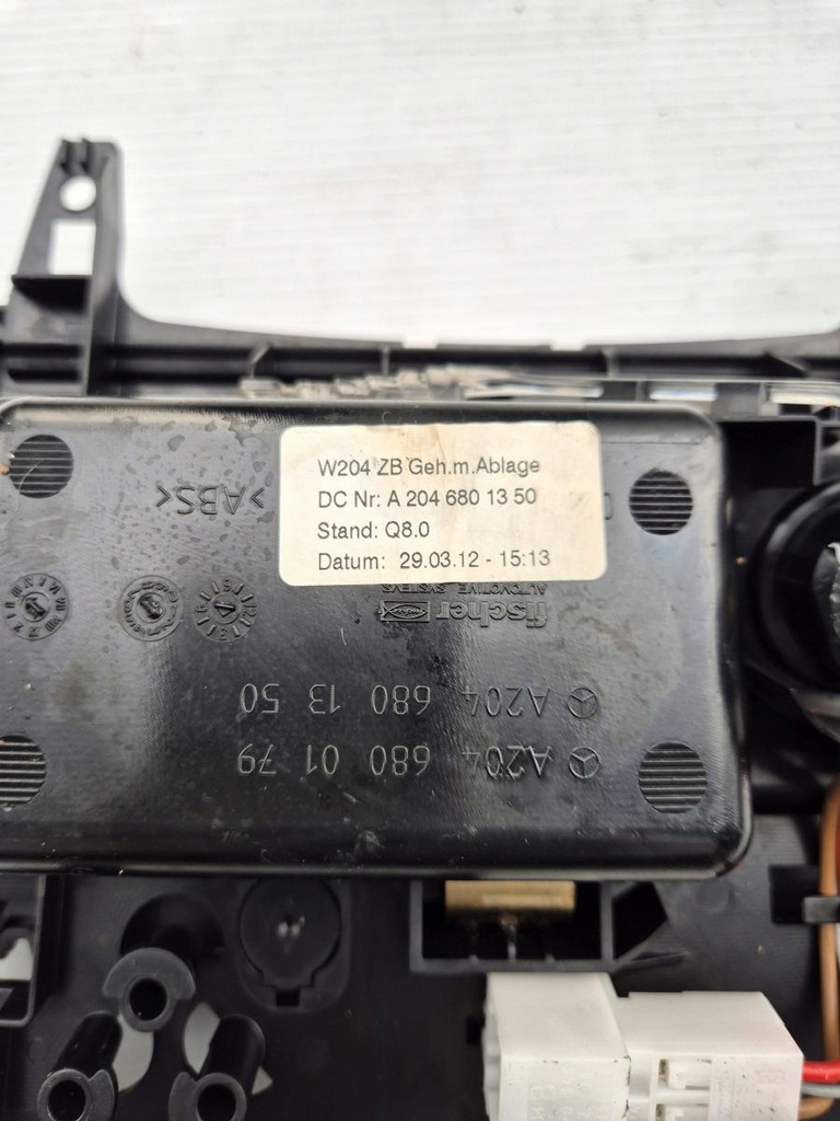 фото №10, Mercedes w204 c-klasa пепельница бардачок a2046800179 a2046801350