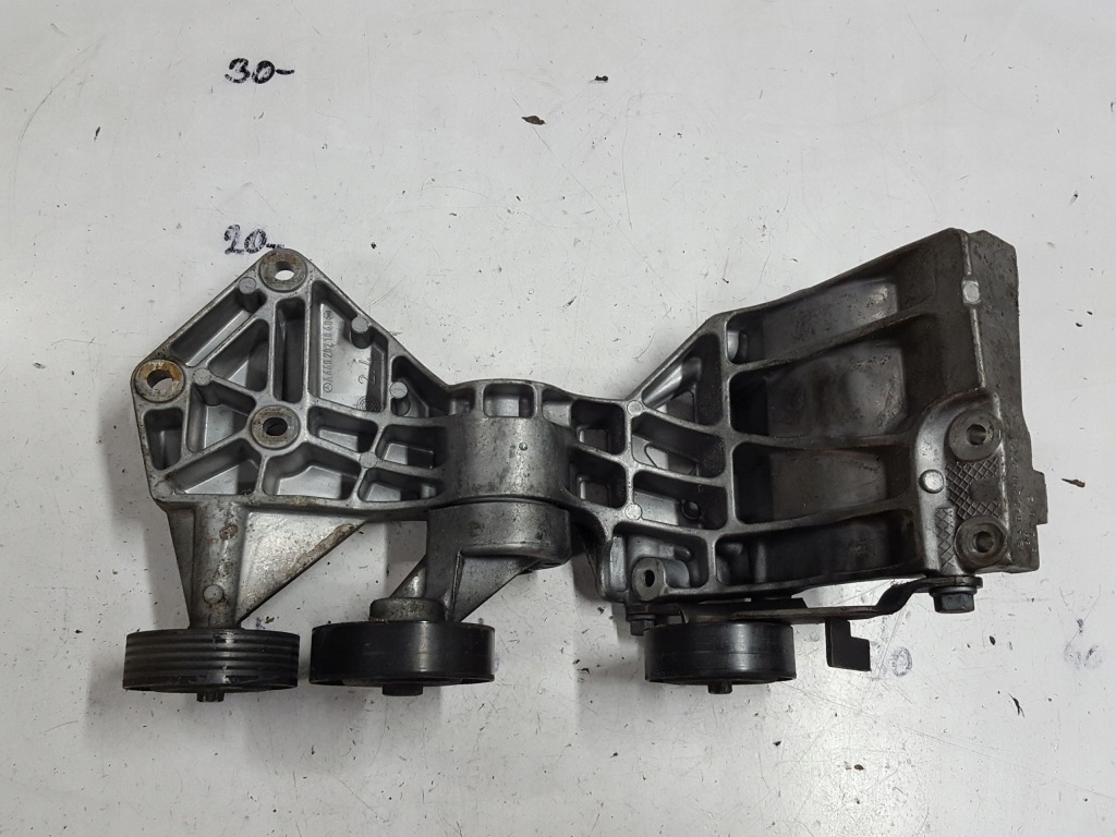 Купить Mercedes b klasa w245 2.0 cdi кронштейн генератора кронштейн генератора