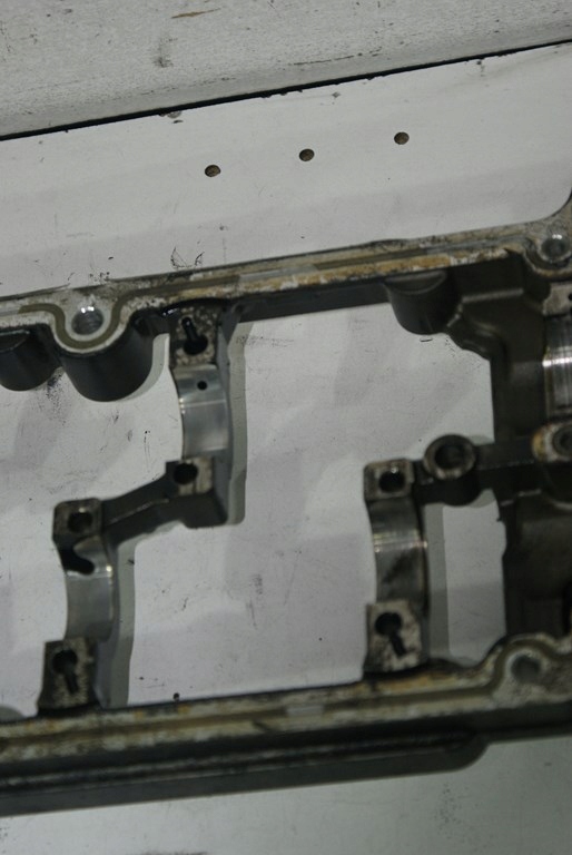 фото №10, Audi a8 d3 4.0 tdi крышка валов 057286 кронштейн