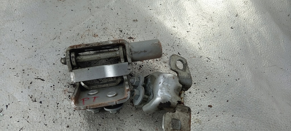 фото №1, Петля правый задняя renault clio iii 07r