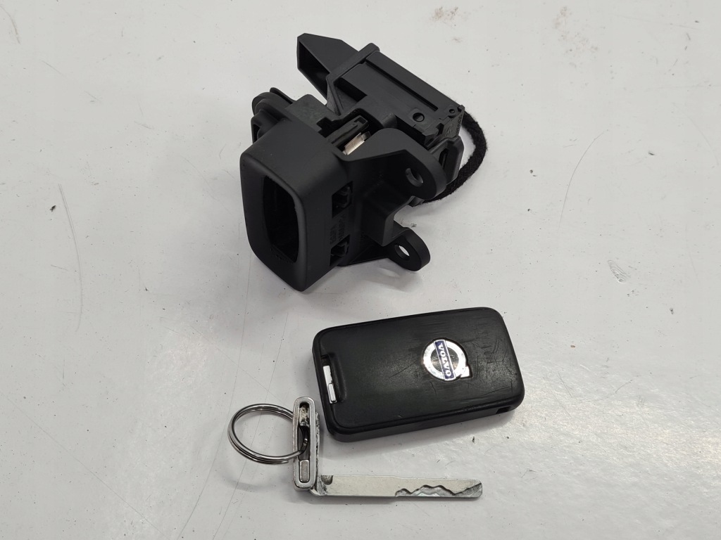 фото №1, Volvo v60 i s60 ii 2.0d замок запалювання ключ