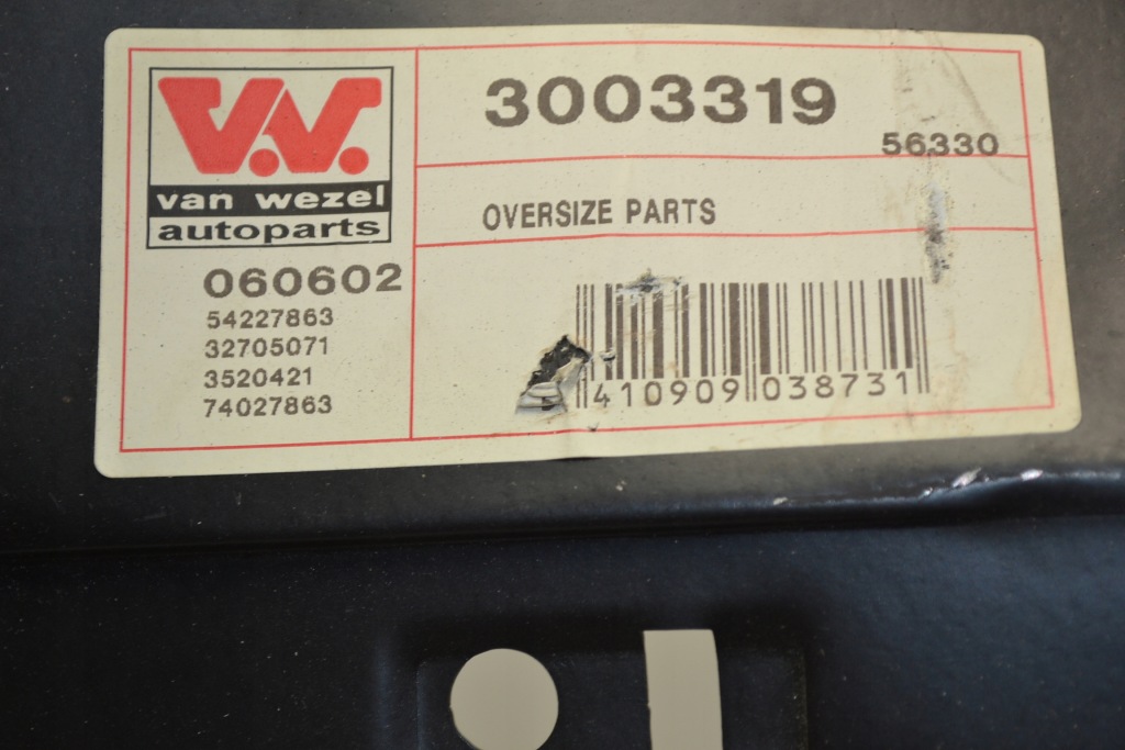 Mercedes w114 w115 подкрылок крыла перед левый в Украине