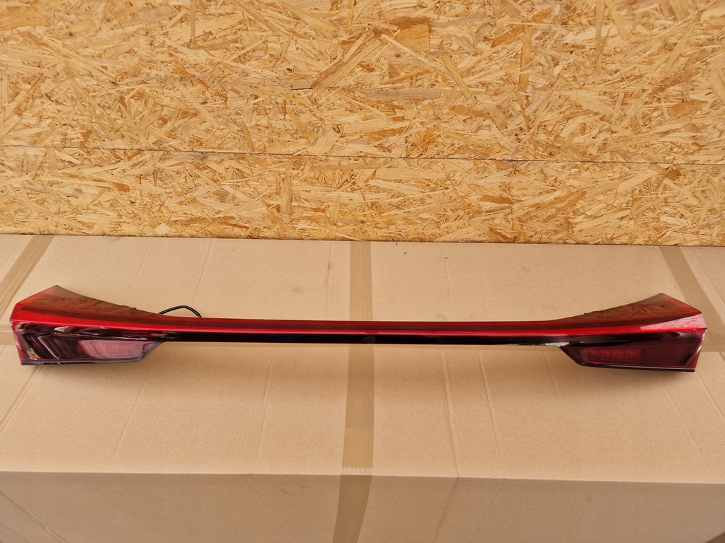 фото №1, Lexus ux накладка лампа задняя