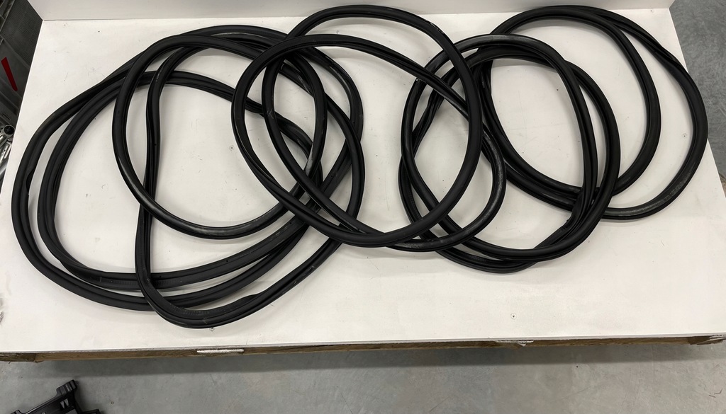 фото №1, Прокладка двері перед задня ліва права vw t-roc 2ga