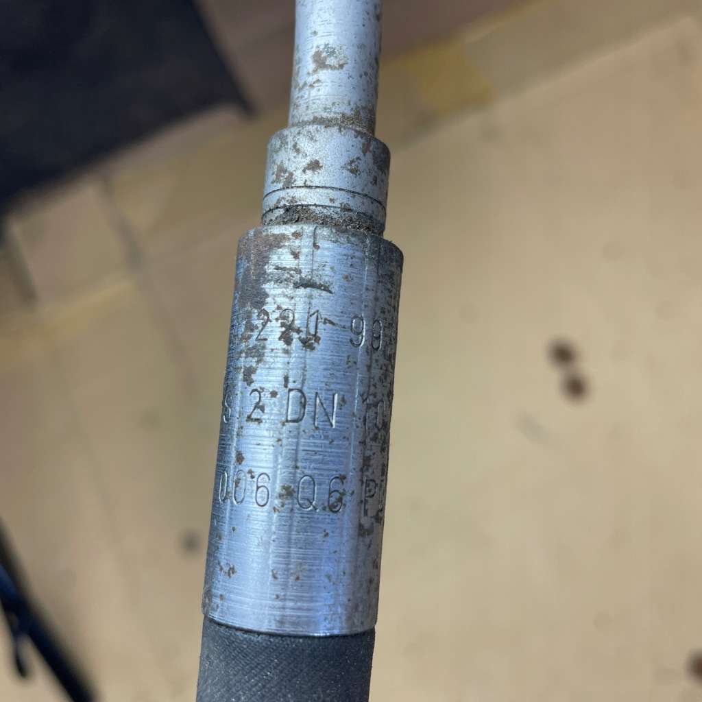 Mercedes w221 s шланг патрубок масляний підвіска abc 2219971682 a2219971682 Ціна