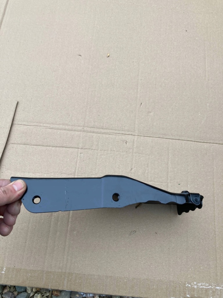 Наконечник лонжерон правый  перед nissan juke 2014-18 orygi. Недорого