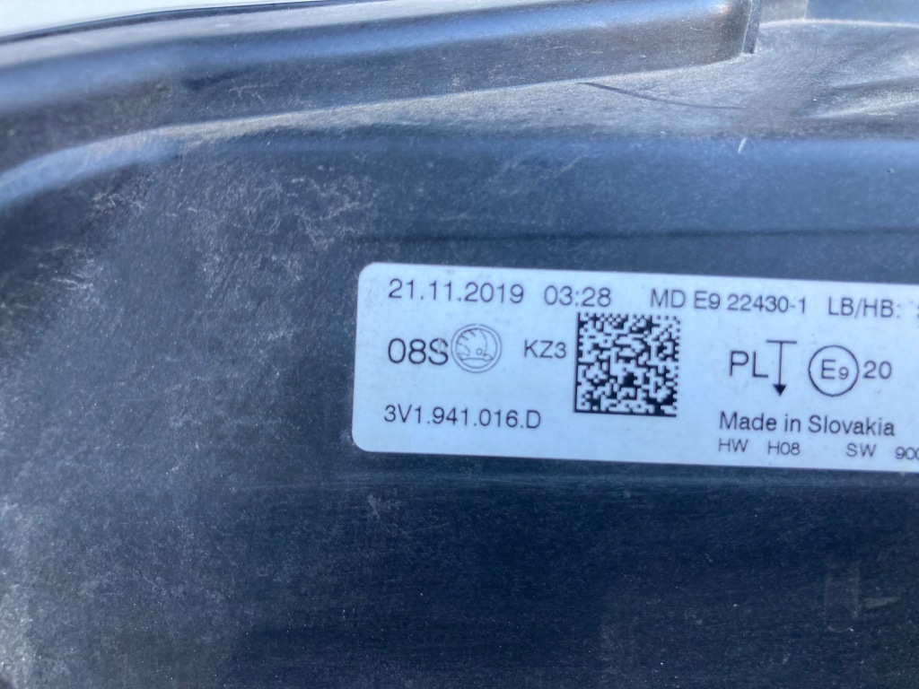 Skoda superb 3 рестайлинг  фара правый перед передняя правый  full led 3v1941016d Цена