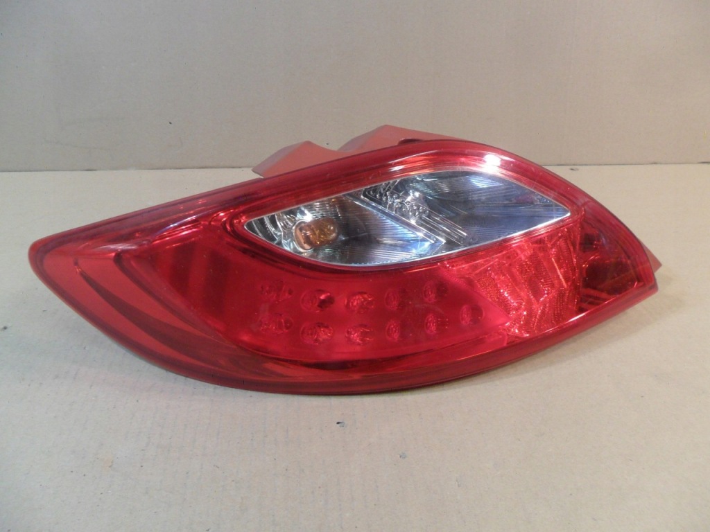 фото №2, Лампа левая задняя mazda 2 ii хэтчбек europa