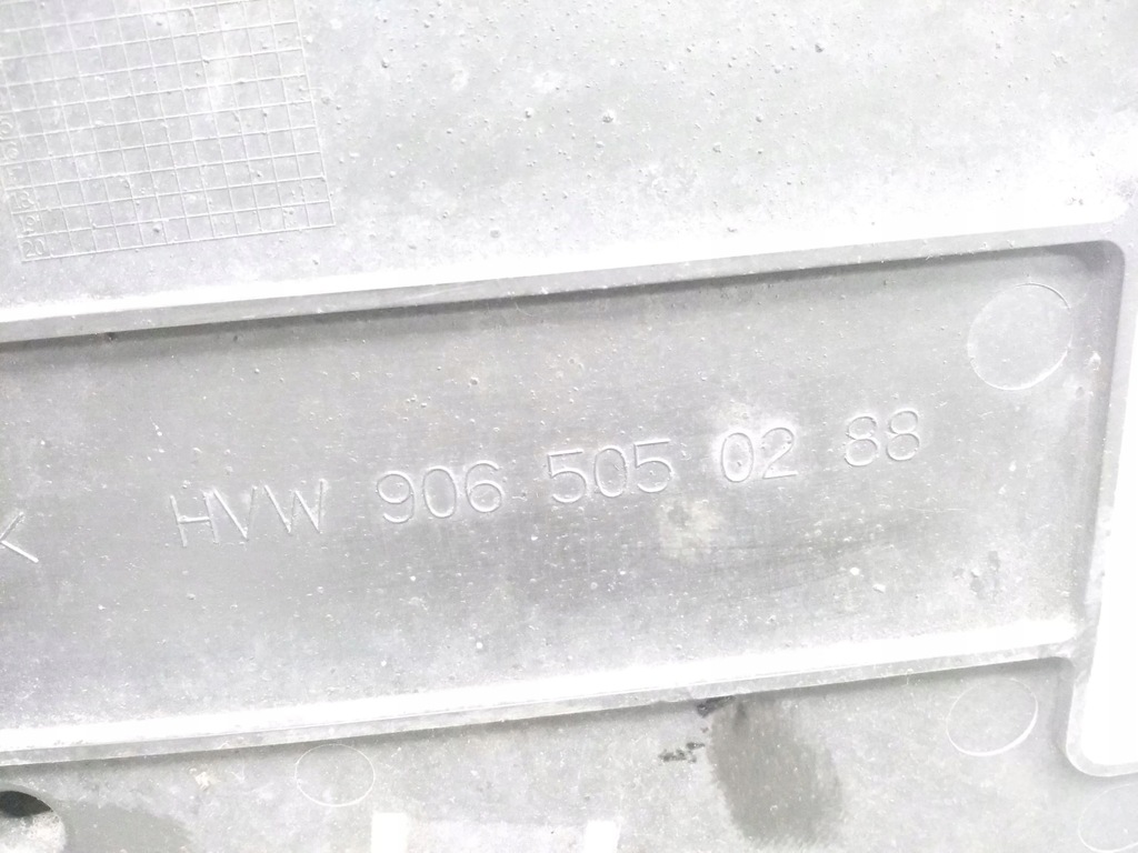 фото №10, Volkswagen crafter 2009 права сторона молдинг pod фара передня