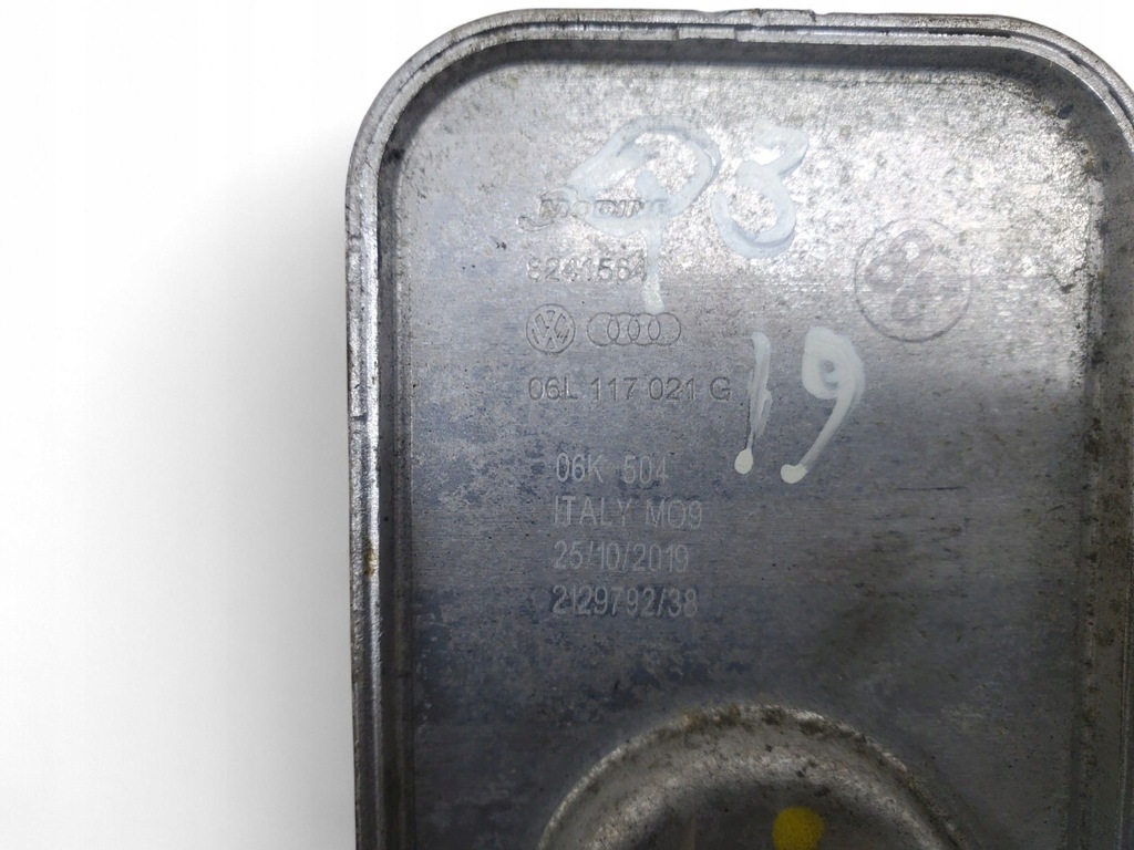 фото №5, Audi q3 f3 06l117021g радіатор оливи