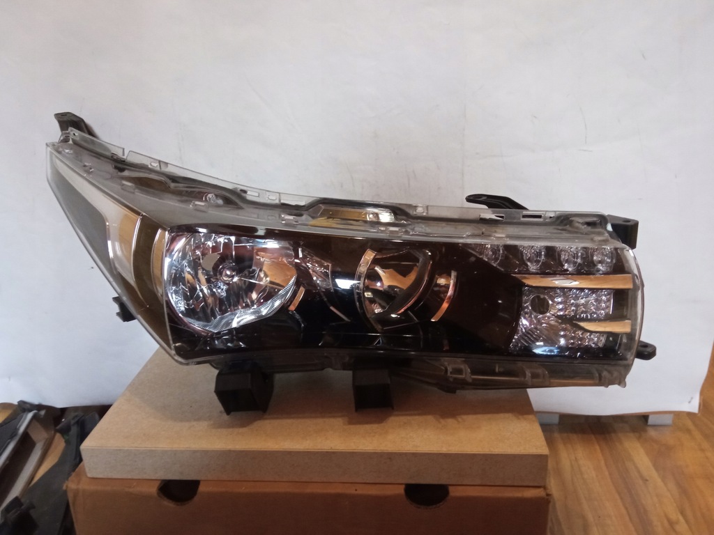 фото №1, Лампа перед toyota corolla e16