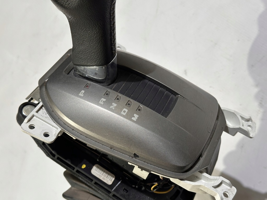 фото №14, Вибірник домкрат шкіра важіль передач cherolet camaro 2009 - 2015