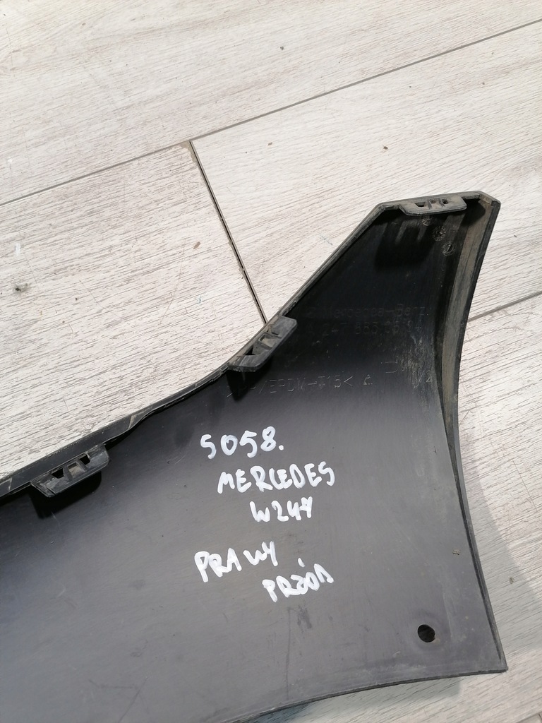 фото №8, Mercedes w247 молдинг бампер правий перед a2478850604