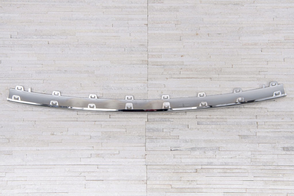 Mercedes c w205 молдинг бампера перед a2058858802 Оригінал