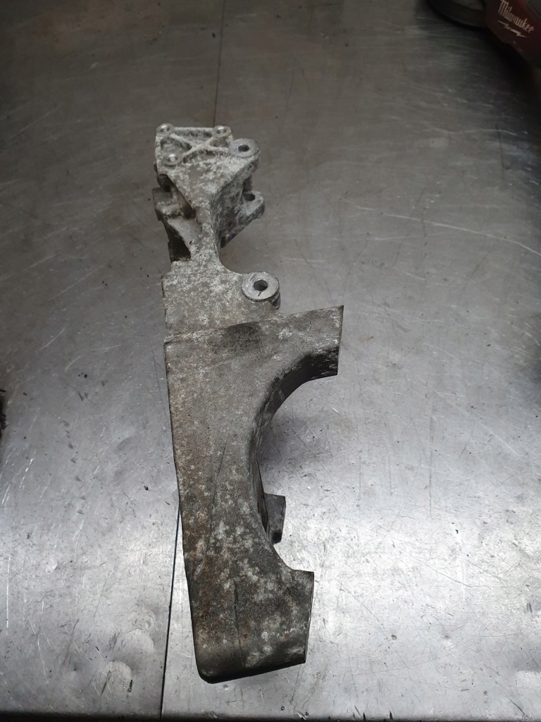 фото №4, Кронштейн кронштейн основа генератора 06f903143f vw