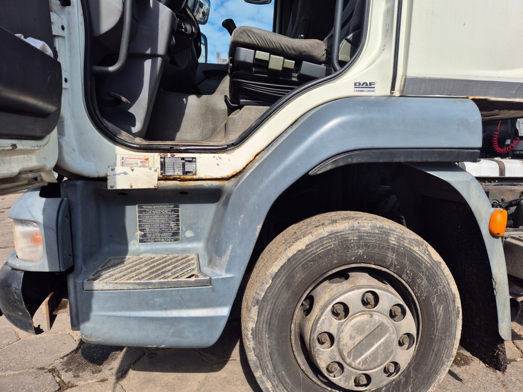 Купити Підніжка підніжка підніжка підкрилок кабіни ліва daf 45 lf колеса 17,5