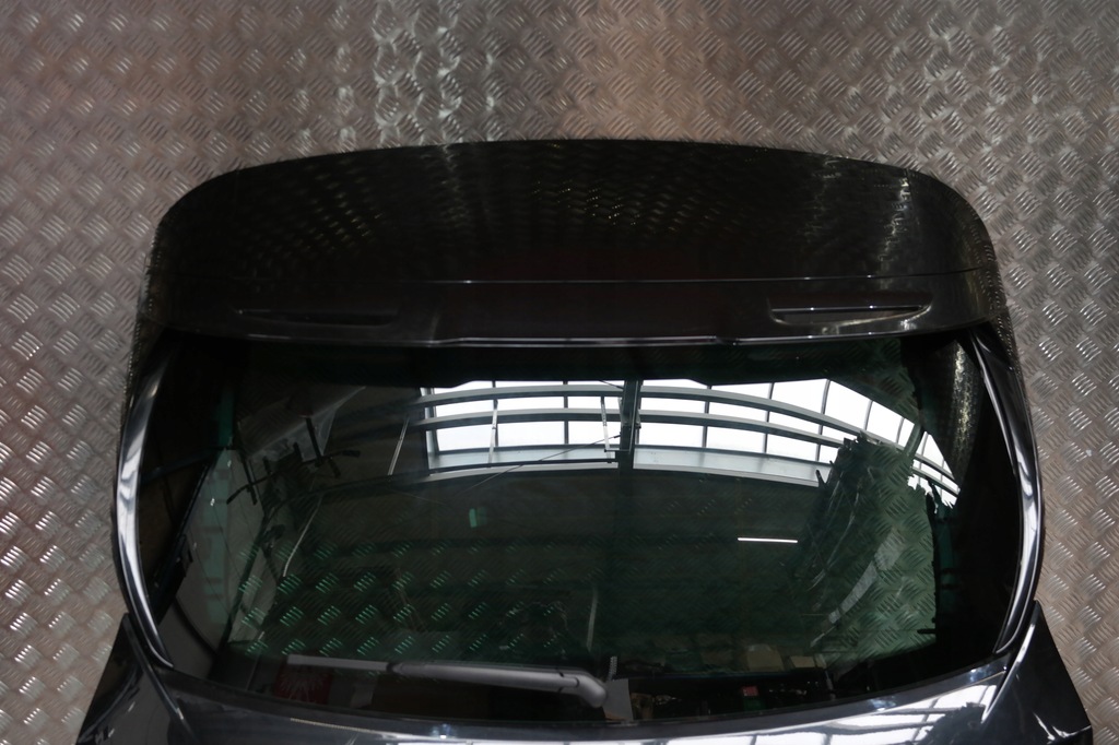 фото №5, Maserati levante крышка багажника задняя лампы