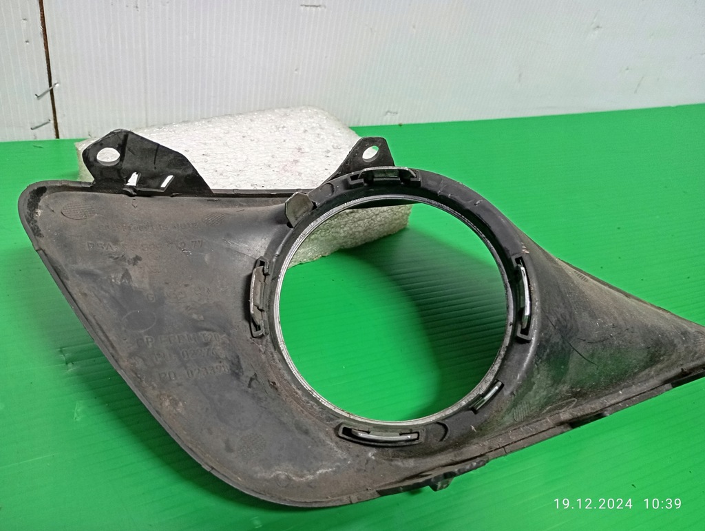 фото №8, Рамка решётка противотуманной фары левая перед peugeot 207 lift 9688091977